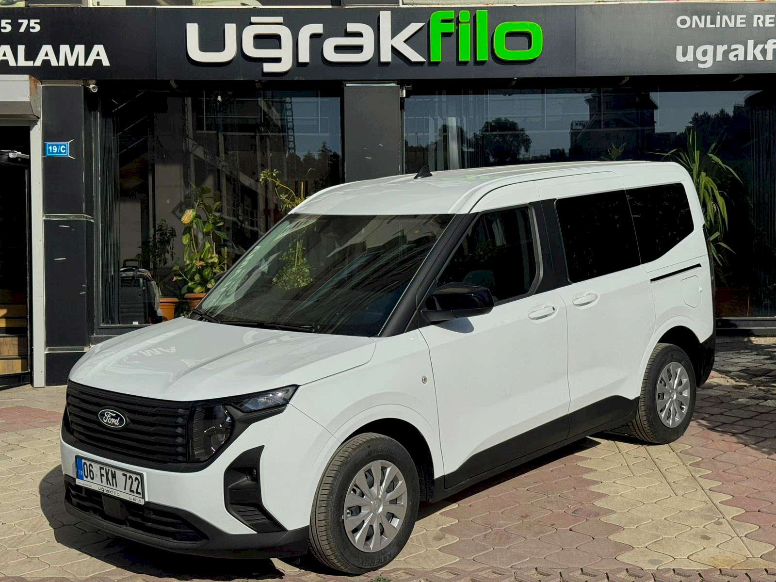 FORD CORİER BENZİN MANUEL - ANKARA ARAÇ KİRALAMA